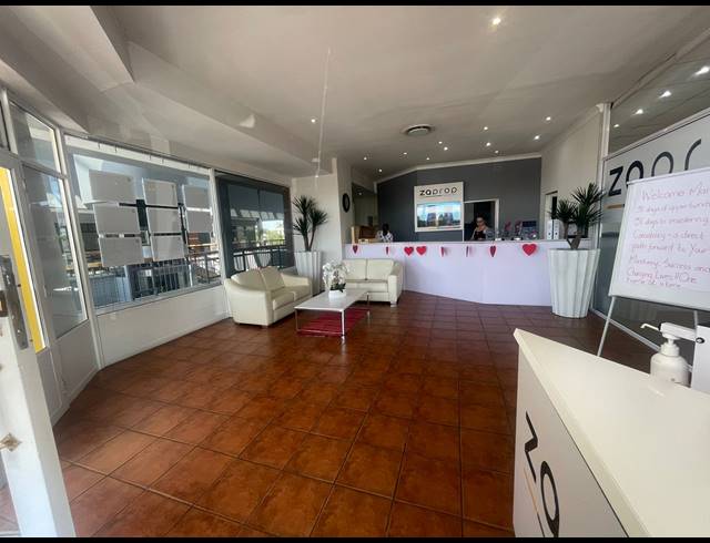 220.70M² OFFICE TO LET IN LAKEFIELD